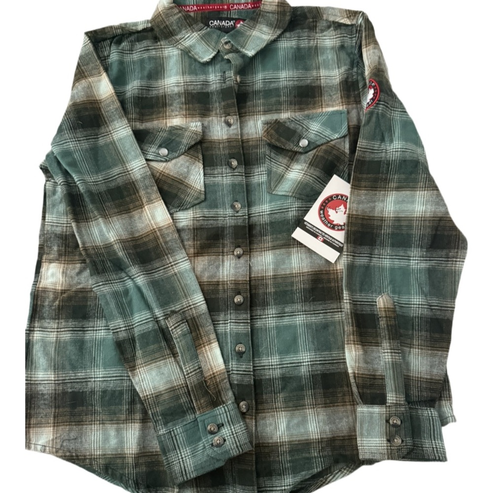 Women’s Canada Gear plaid button down shirt. Size M. New with tags.